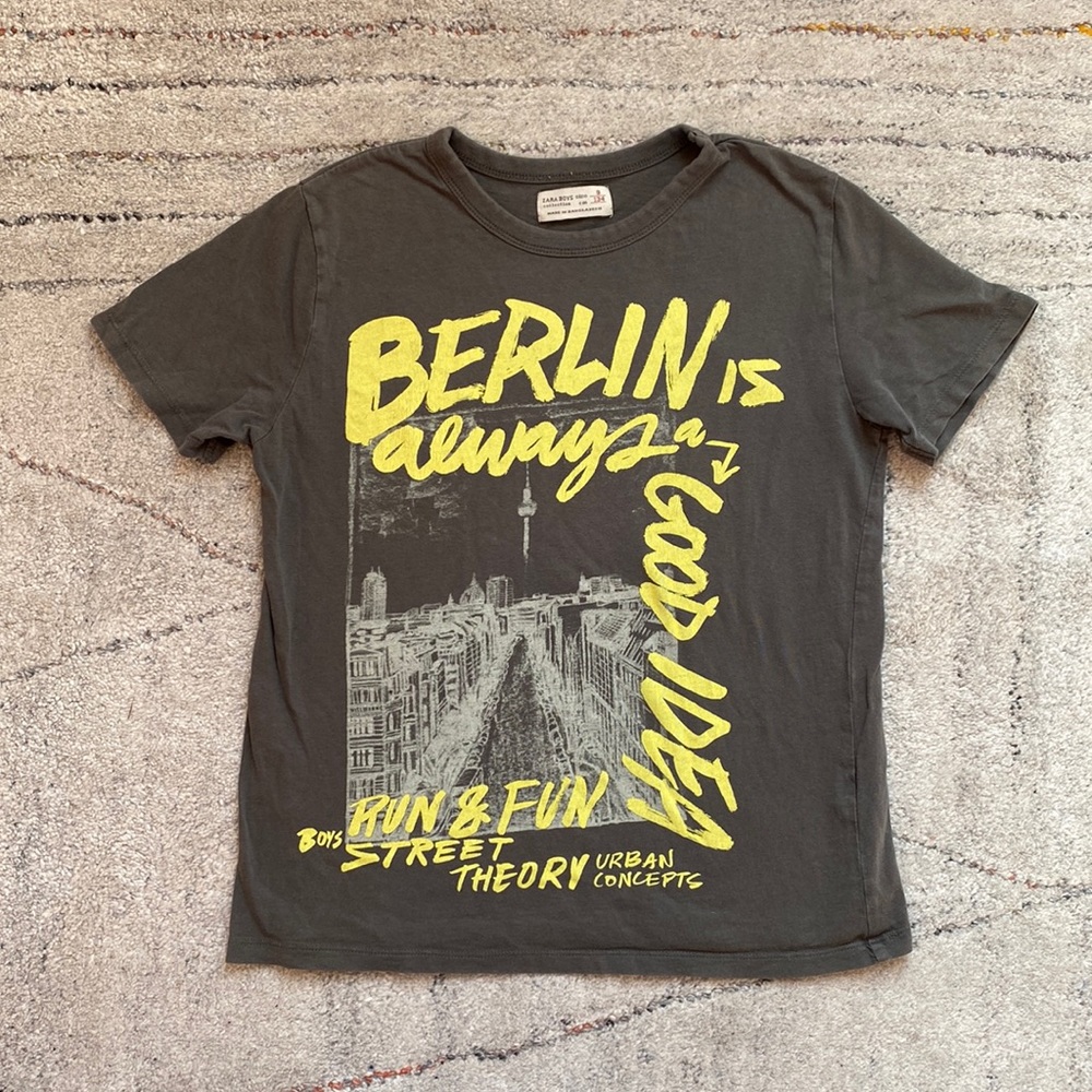 Zara Berlin tee olive and yellow size 9